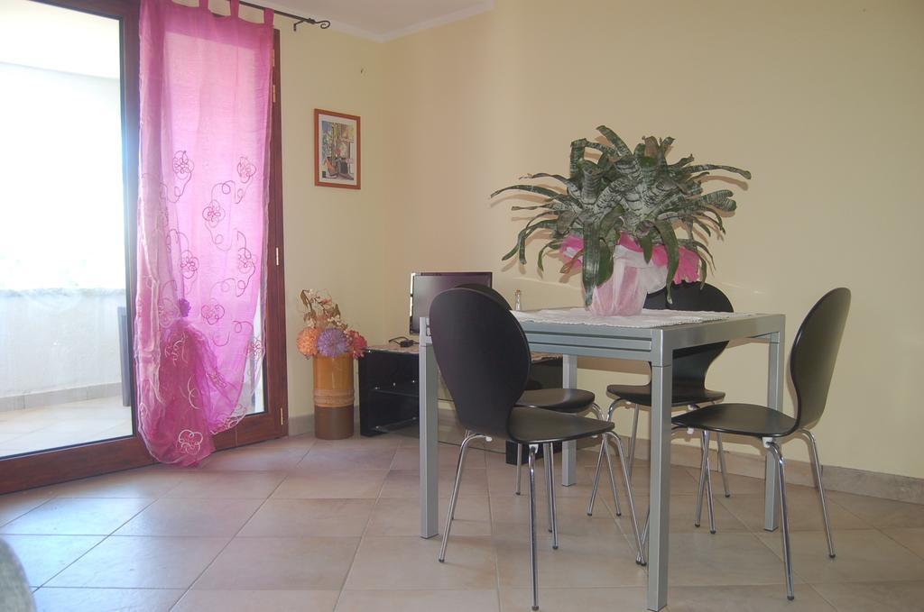 Relax Al Mare Apartment Olbia Ruang foto